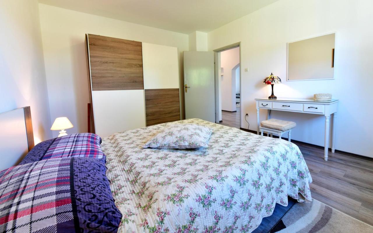 Appartement Kuca Za Odmor Roby à Saborsko Extérieur photo