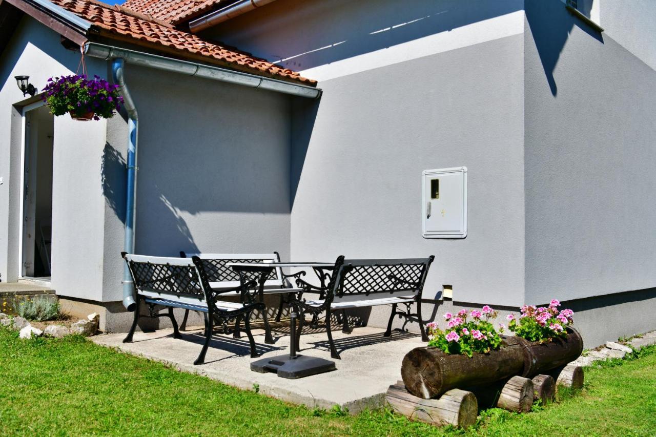 Appartement Kuca Za Odmor Roby à Saborsko Extérieur photo
