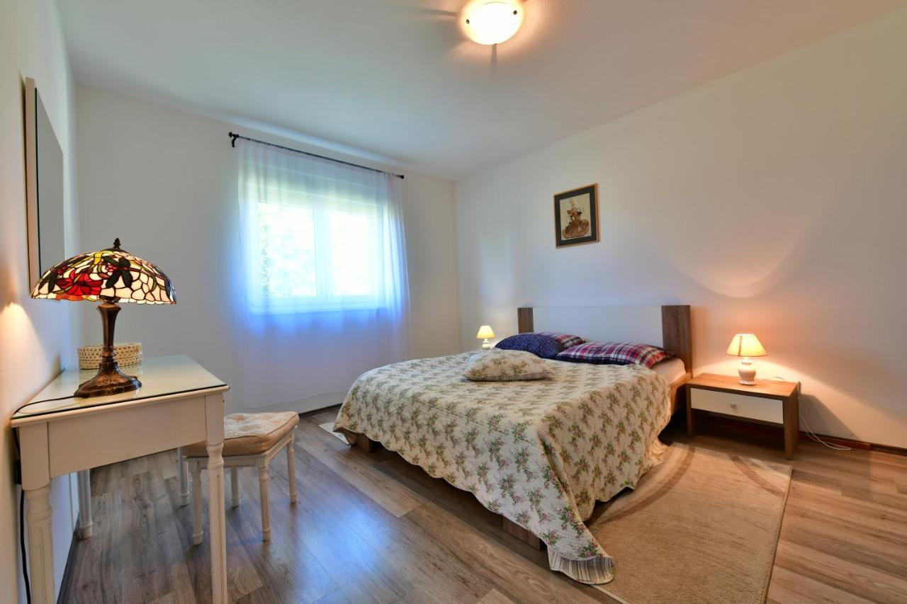 Appartement Kuca Za Odmor Roby à Saborsko Extérieur photo