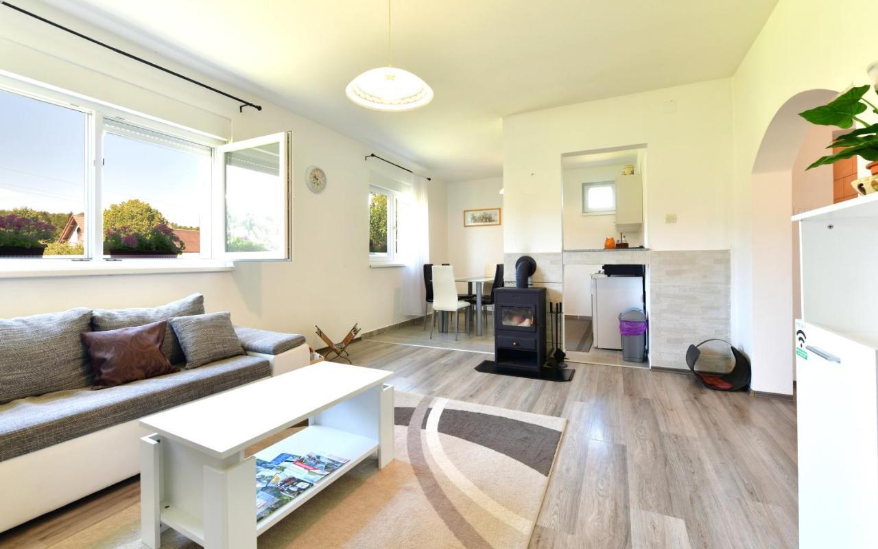 Appartement Kuca Za Odmor Roby à Saborsko Extérieur photo