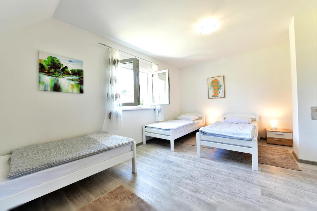 Appartement Kuca Za Odmor Roby à Saborsko Extérieur photo