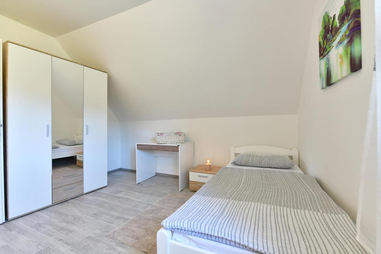Appartement Kuca Za Odmor Roby à Saborsko Extérieur photo