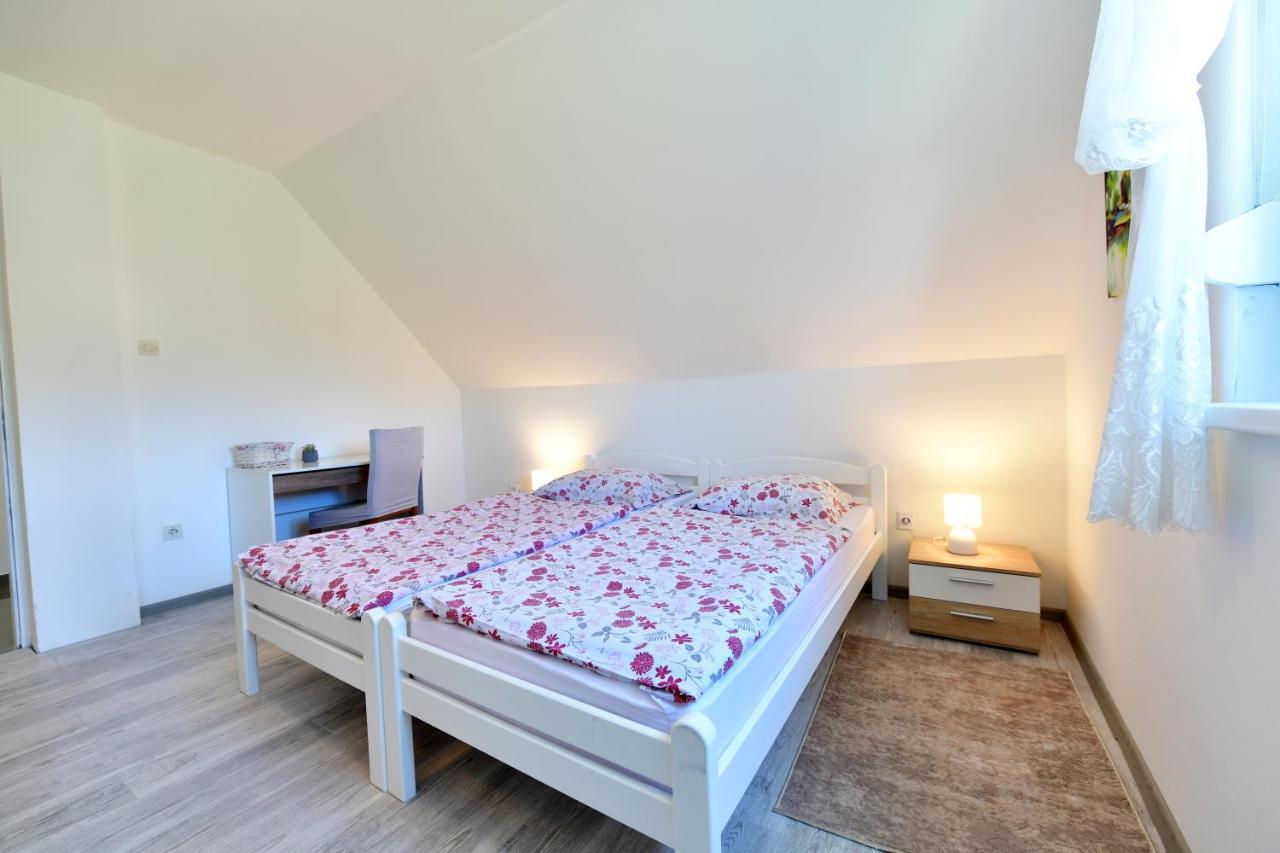 Appartement Kuca Za Odmor Roby à Saborsko Extérieur photo
