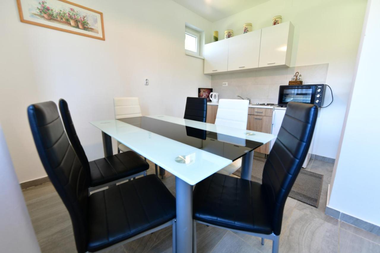 Appartement Kuca Za Odmor Roby à Saborsko Extérieur photo